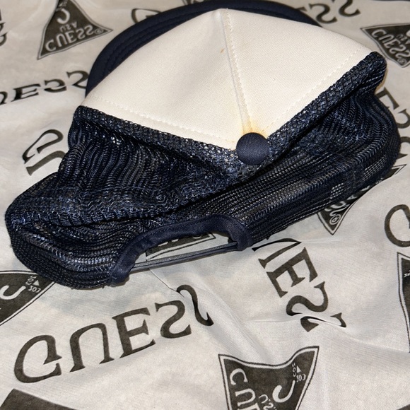 Volcom Hat from Hawaii- flat bill - Picture 2 of 2